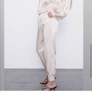 NWT Zara white/ivory satin joggers XS